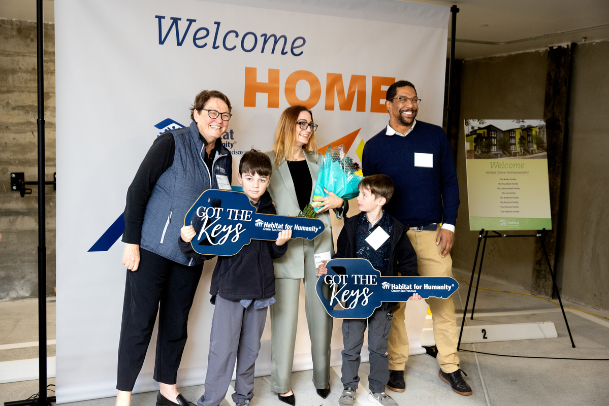 Amber Dedication Kristen and family keys-1200x800-5b2df79